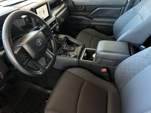 Used 2024 Toyota Tacoma SR5 AWD/4WD image 9