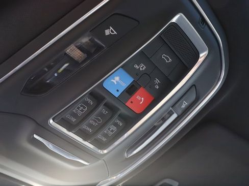 New 2025 Jeep Grand Cherokee Limited image 38