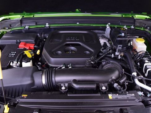 Used 2025 Jeep Wrangler Sport image 28