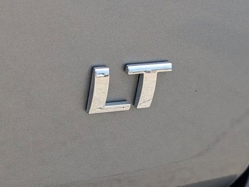 Used 2021 Chevrolet Traverse LT FWD image 8