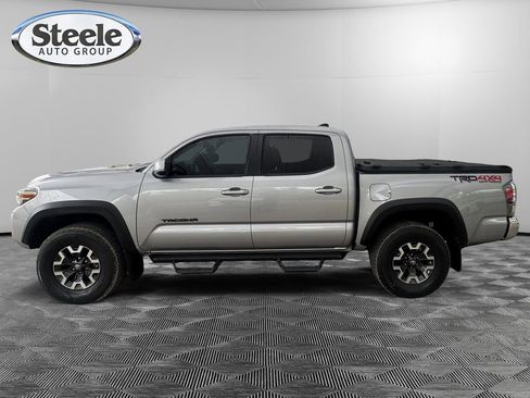 Used 2020 Toyota Tacoma TRD Off-Road image 2