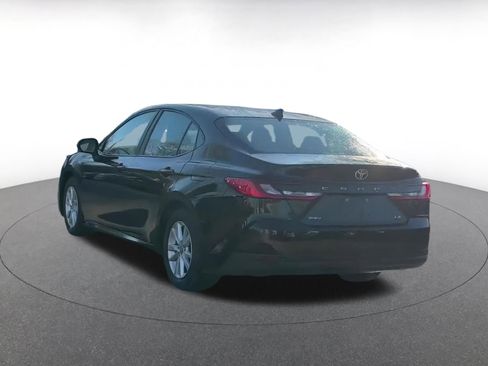 Used 2025 Toyota Camry LE image 11