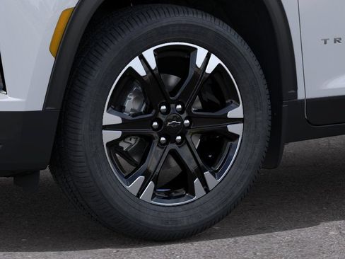 New 2027 Chevrolet Traverse LT w/ Sun and Wheel Package FWD image 9