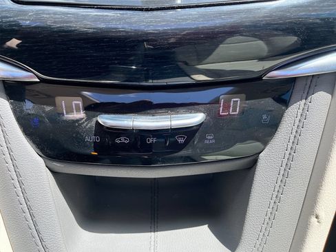 Used 2024 Cadillac XT6 Premium Luxury w/ Technology Package FWD image 16