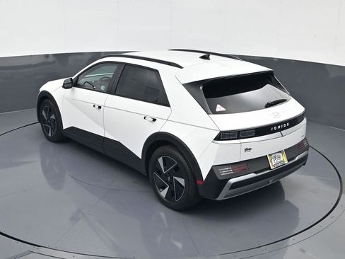 New 2025 Hyundai Ioniq 5 SEL image 19