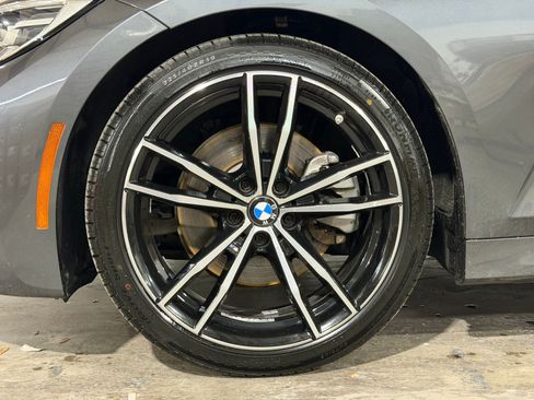 Used 2019 BMW 330i Sedan w/ M Sport Package RWD image 11