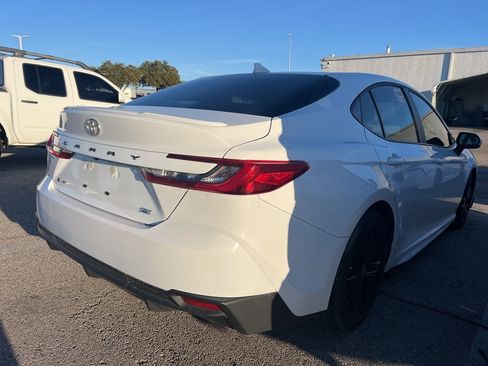 Used 2025 Toyota Camry SE image 4