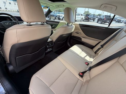 Used 2021 Lexus ES 250 w/ Premium Package AWD/4WD image 24