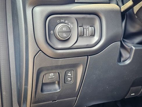 New 2026 RAM 1500 4x4 Crew Cab image 14