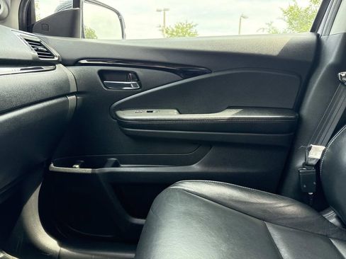 Used 2019 Honda Pilot Touring image 33