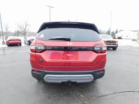 New 2025 Honda Pilot TrailSport image 4