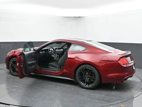Used 2017 Ford Mustang Coupe RWD image 44