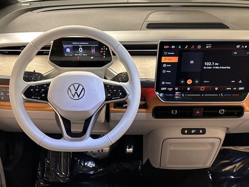 New 2025 Volkswagen ID. Buzz 1st Edition image 13