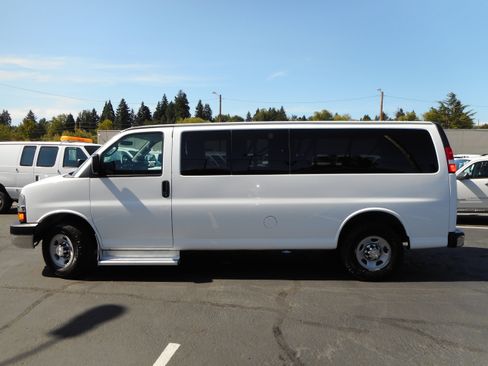 Used 2016 Chevrolet Express 3500 LT w/ LT Preferred Equipment Group image 2