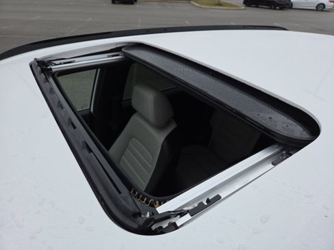 Used 2023 Honda CR-V Sport Touring image 3