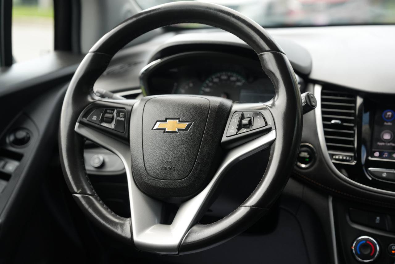 Used 2022 Chevrolet Trax LT w/ LT Convenience Package AWD/4WD image 15