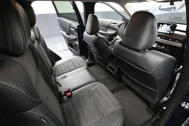 Used 2024 Mitsubishi Outlander SE AWD/4WD image 38