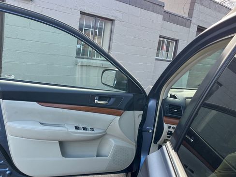 Used 2014 Subaru Outback 2.5i Limited image 10