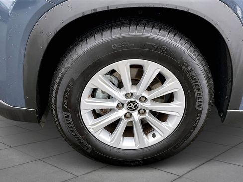 Certified 2025 Toyota Grand Highlander XLE image 10