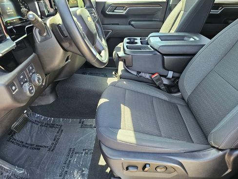 Used 2025 Chevrolet Silverado 1500 LT AWD/4WD image 24