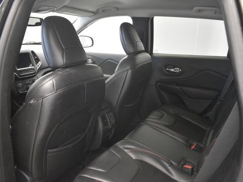 Used 2019 Jeep Cherokee Trailhawk w/ Cold Weather Group image 23