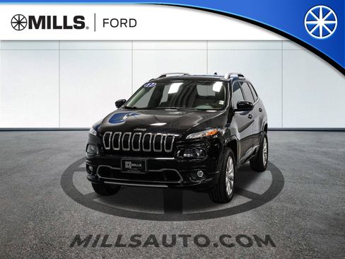 Used 2017 Jeep Cherokee Overland AWD/4WD image 1