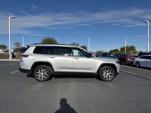 Used 2024 Jeep Grand Cherokee L Limited w/ Luxury Tech Group II image 4