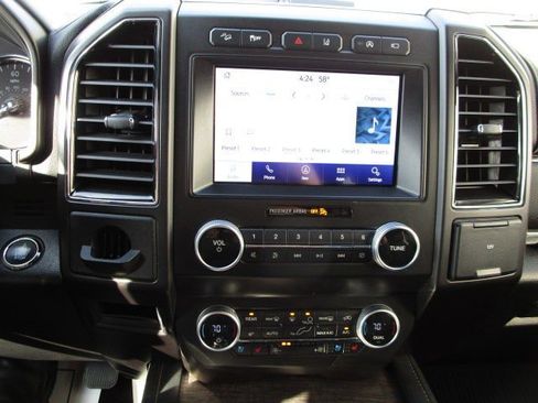 Used 2021 Ford Expedition Limited image 22