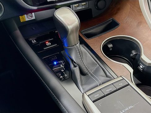 Certified 2022 Lexus RX 350L FWD w/ Premium Package image 17