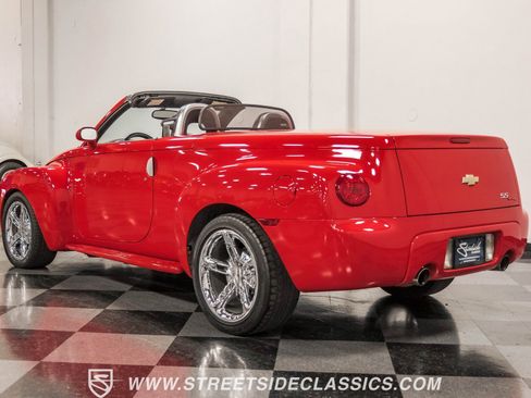 Used 2003 Chevrolet SSR w/ Preferred Equipment Group RWD image 9