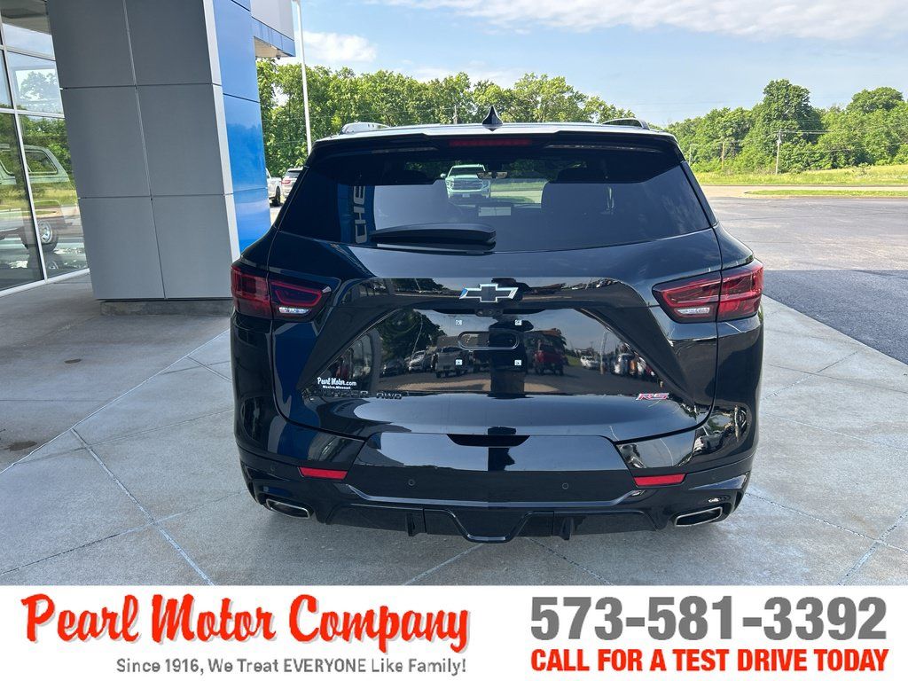 Certified 2023 Chevrolet Blazer RS w/ Driver Confidence II Package AWD/4WD image 4
