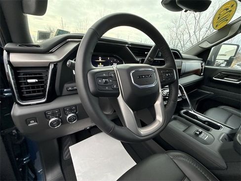Used 2025 GMC Sierra 2500 Denali w/ Denali Reserve Package image 10