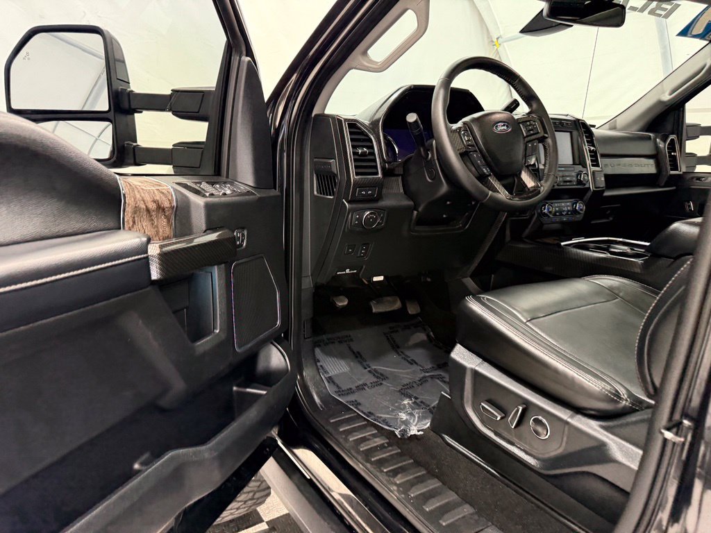 Used 2019 Ford F250 Lariat w/ Lariat Ultimate Package AWD/4WD image 32