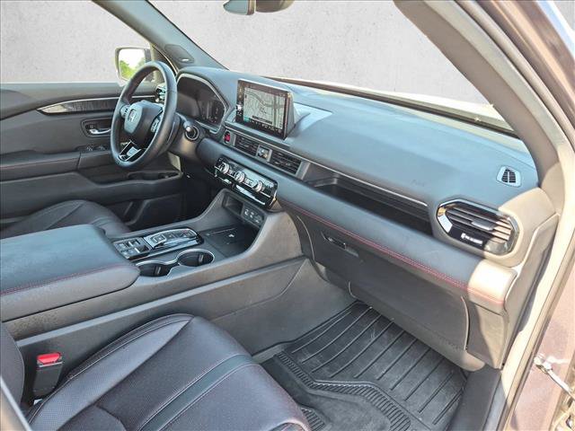 Used 2025 Honda Pilot Black Edition image 22