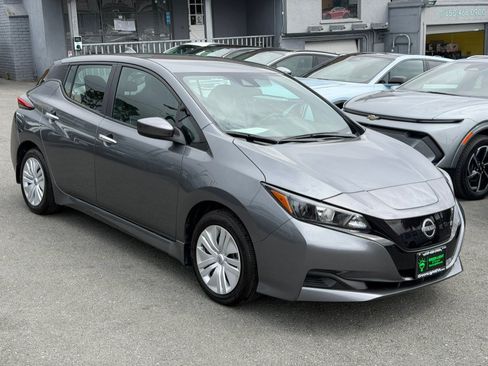 Used 2025 Nissan Leaf S FWD image 3