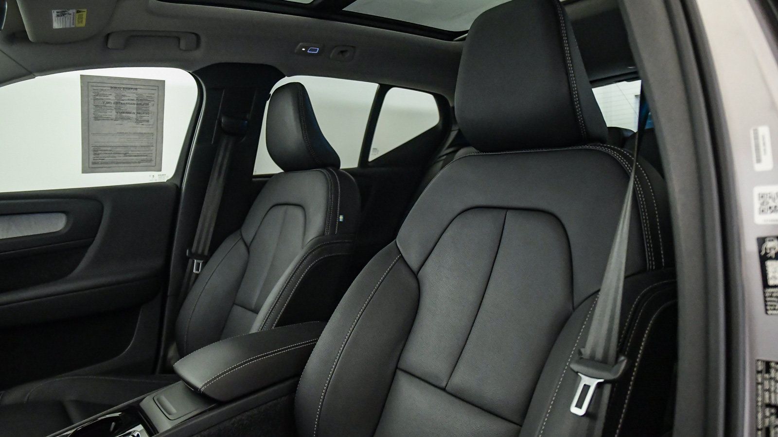 Certified 2026 Volvo XC40 B5 Plus AWD/4WD image 19