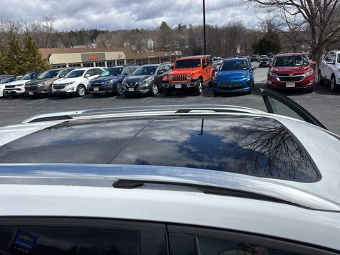 Used 2018 Chevrolet Equinox LT w/ Sun & Infotainment Package image 20