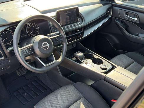 Used 2024 Nissan Rogue SV AWD/4WD image 4