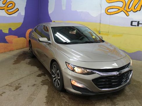 Used 2023 Chevrolet Malibu RS FWD image 2