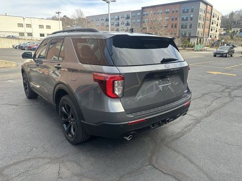 Used 2023 Ford Explorer XLT w/ Equipment Group 202A image 7