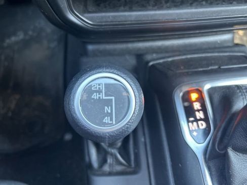 Used 2022 Jeep Wrangler Unlimited Sport image 23