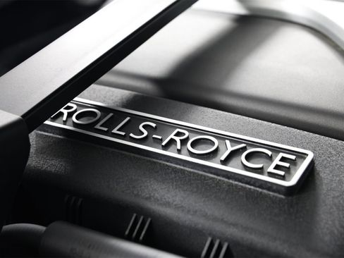 Certified 2024 Rolls-Royce Cullinan image 28