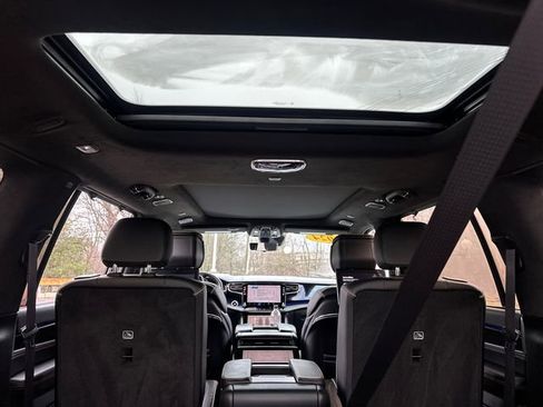 Used 2024 Jeep Grand Wagoneer Series III w/ Rear Seat Video Group 1 image 15