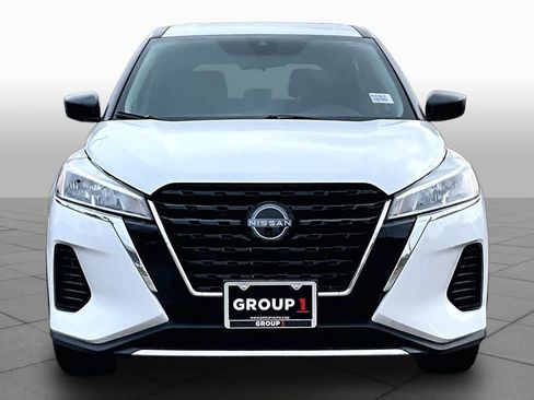 Used 2024 Nissan Kicks S FWD image 4