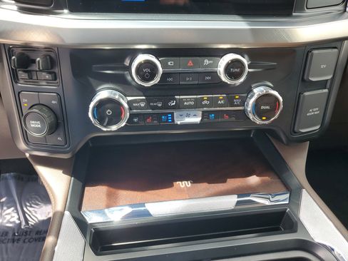 Used 2025 Ford F450 King Ranch w/ Chrome Package AWD/4WD image 23