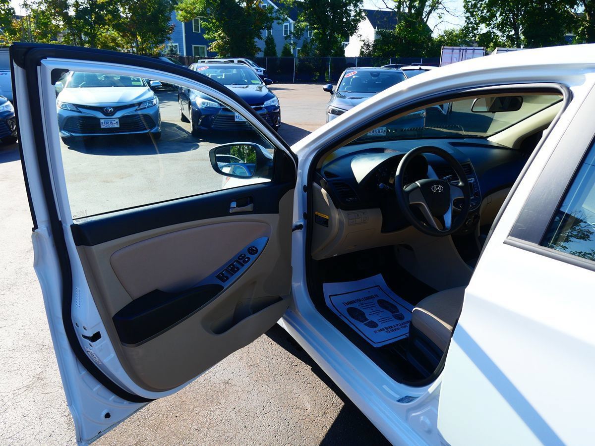 Used 2017 Hyundai Accent SE FWD image 12