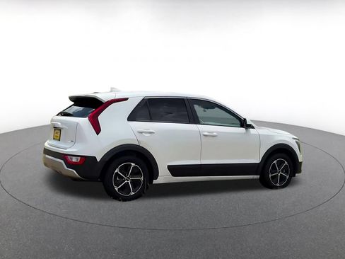 Used 2026 Kia Niro LX FWD image 11