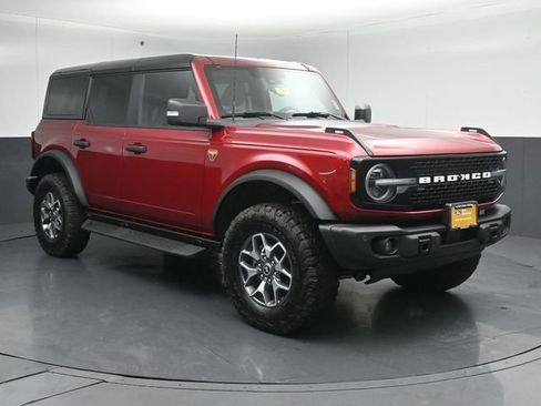 Certified 2025 Ford Bronco Badlands AWD/4WD image 1