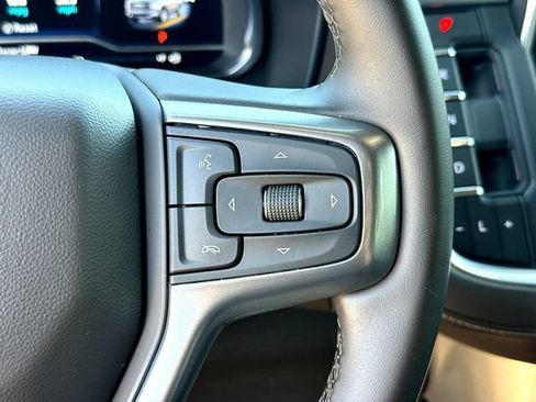 Used 2024 Chevrolet Suburban Z71 w/ Z71 Off-Road Package AWD/4WD image 12