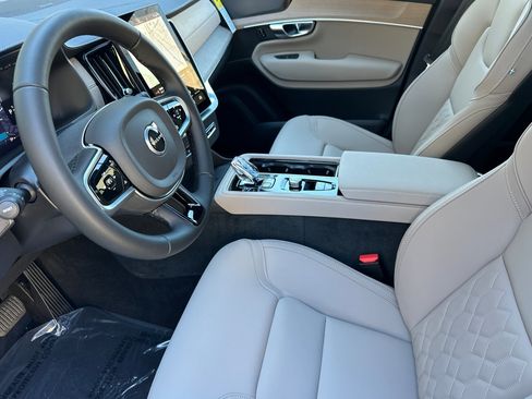 New 2026 Volvo XC90 B6 Plus image 8